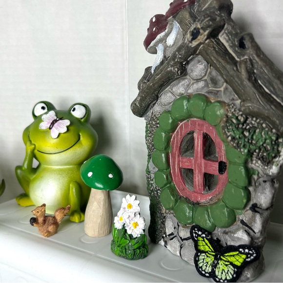 FROG TOWN USA FAIRY GARDEN GIFT SET - Picture 7 of 16
